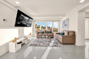 Luxury Beachfront Condo With Amazing Sunset Views